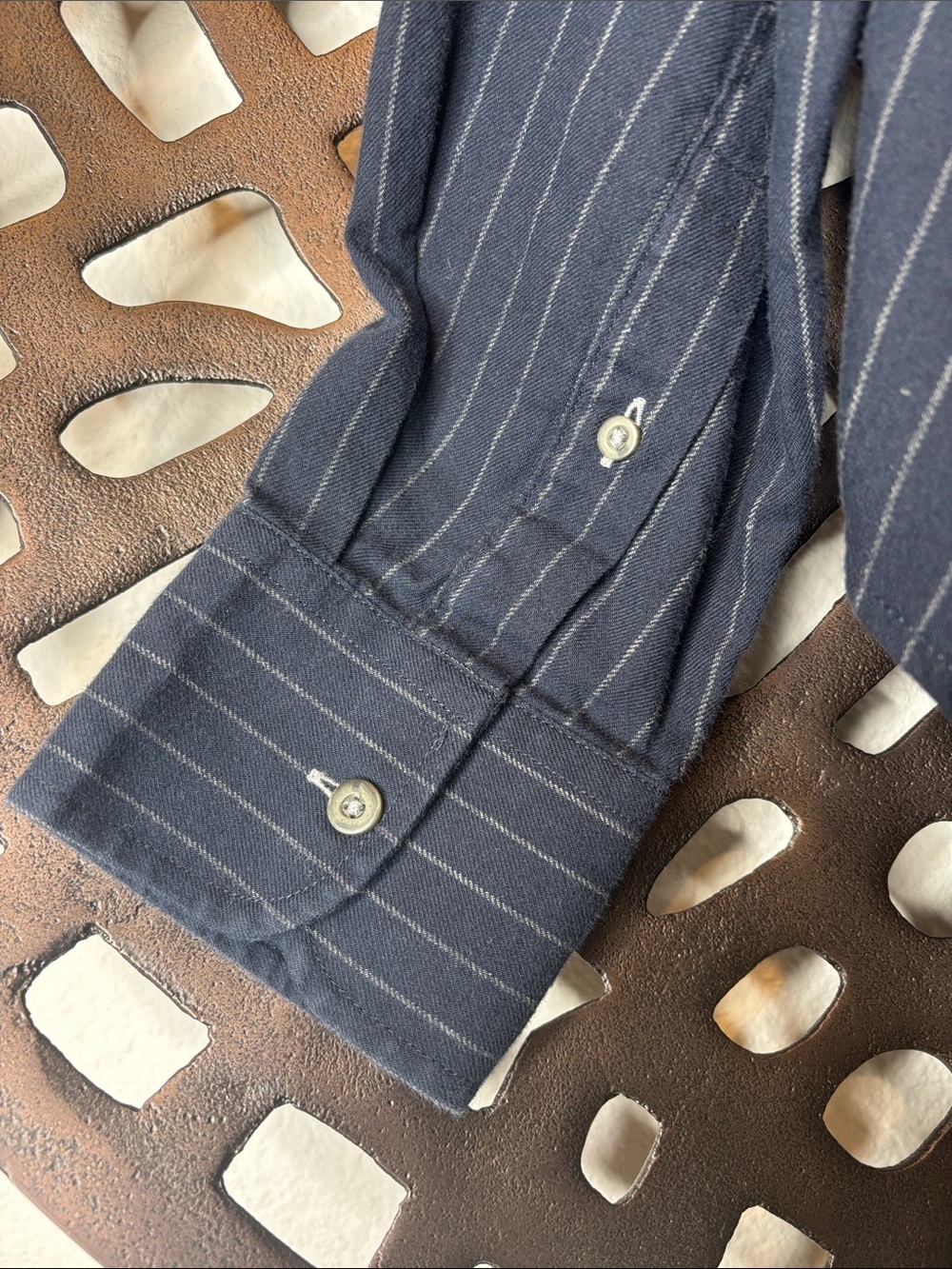 Classic Navy Pinstripe Long-Sleeve Men's Shirt slim fit untuckit cotton - Picture 3 of 9
